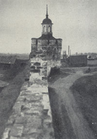 Крепостные стены и башня Никитского монастыря. XVI век.